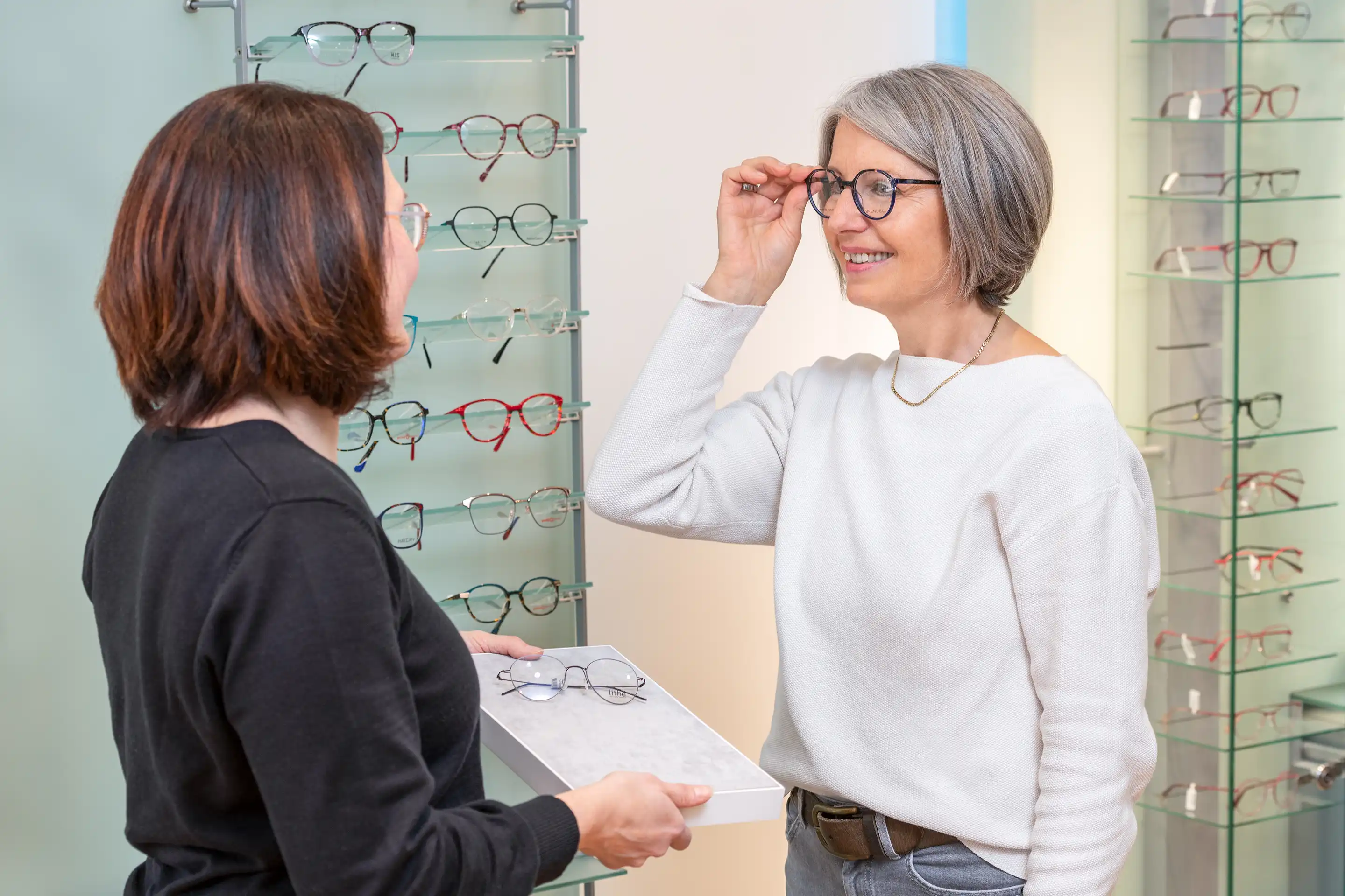 Beratung bei Augenoptik Schwarz