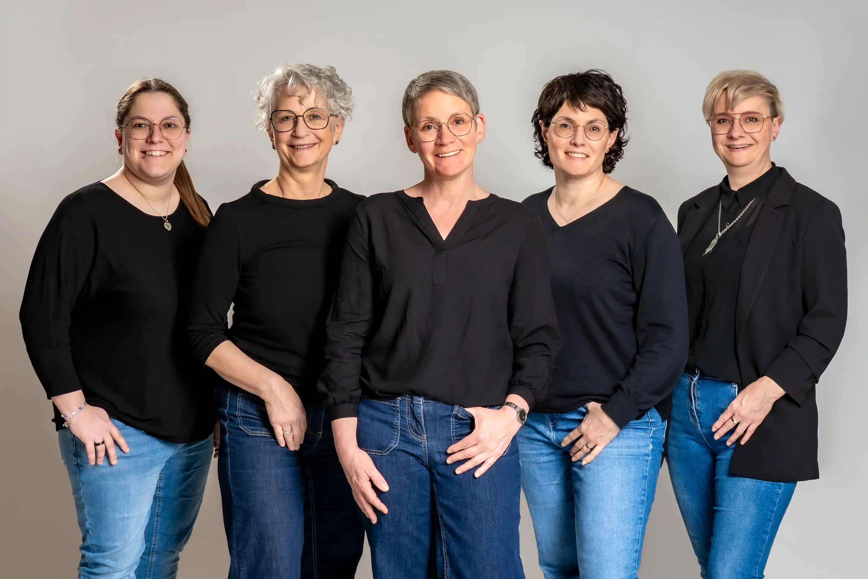 Teamfoto Augenoptik Schwarz