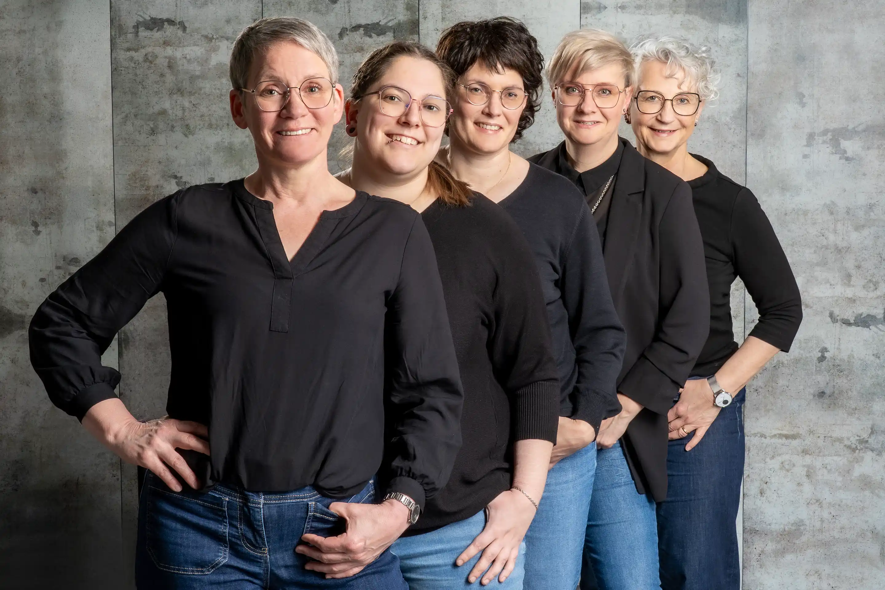 Teamfoto Augenoptik Schwarz